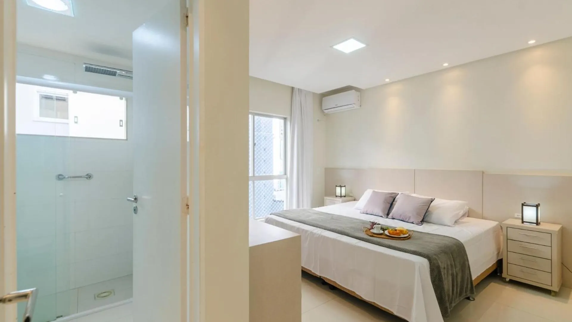 Апартаменты Apartamento Pe Na Areia - 1 Min Da Praia Central Балнеариу-Камбориу