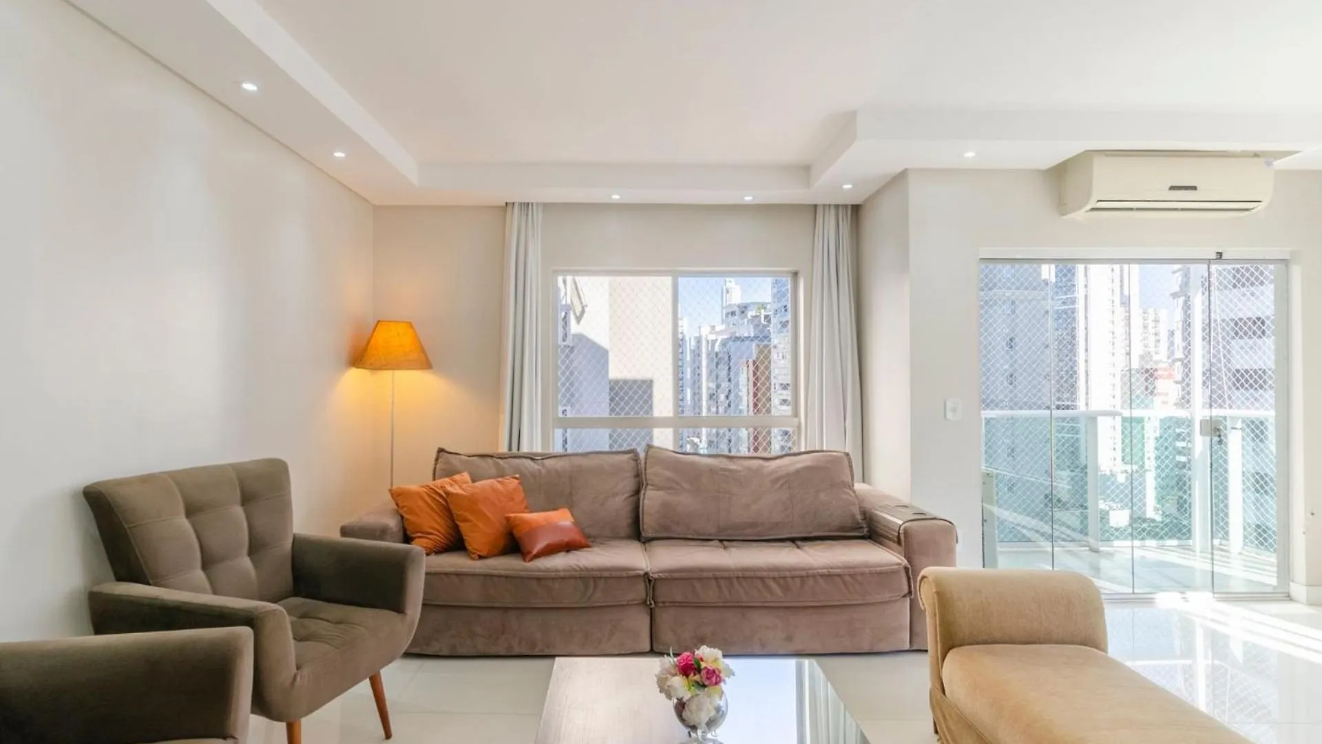 Apartamento Pe Na Areia - 1 Min Da Praia Central Балнеариу-Камбориу